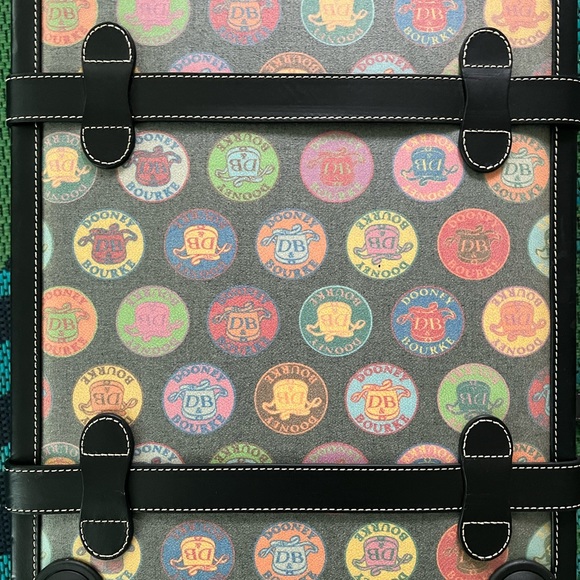 ✈️⛵️🚁Vintage Dooney Rolling Trunk✈️⛵️🚁 - Picture 11 of 13